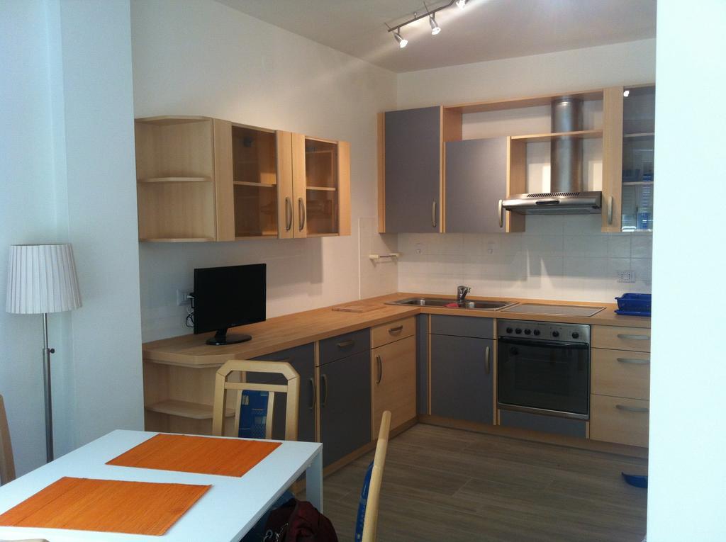 Casa Laurino In Centro A Bolzano Apartment Ruang foto